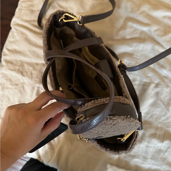 Anne Klein Women Expresso Faux Pebble Leather Fur Trimmed Satchel Purse Tote - Picture 2 of 3